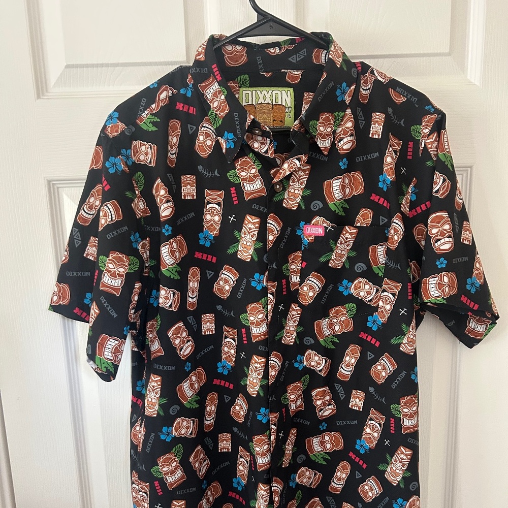 Dixxon Flannel Co. Men’s Short Sleeve Party Shirt – Size Medium (Like New)   Dix